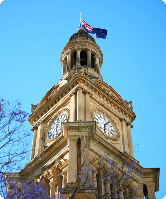 Historical Australian architecture and flag – A guide to studying in top universities in Australia by ISEC
